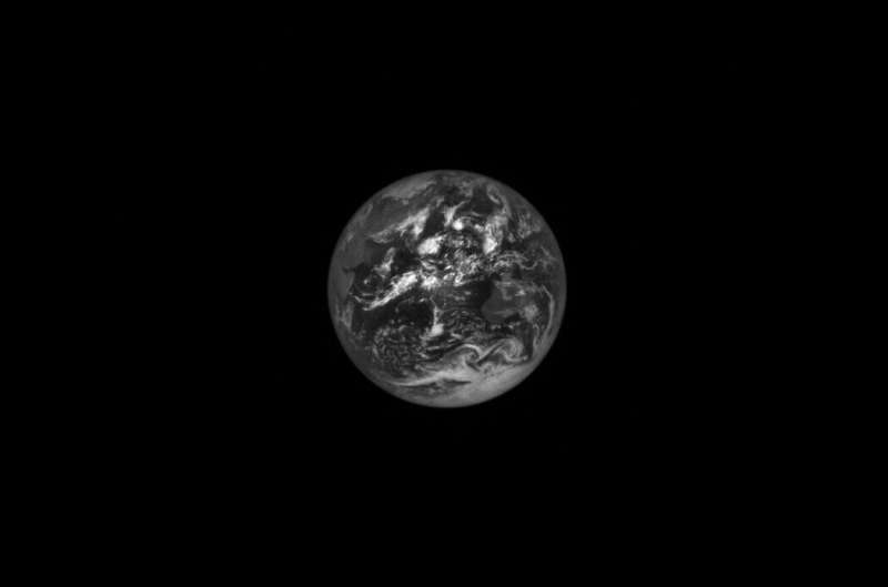 Lucy spacecraft captures images of Earth, Moon ahead of gravity assist